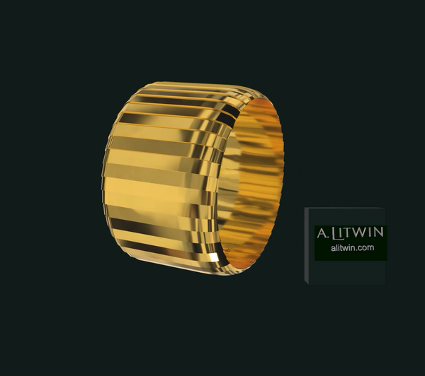 A Bangle in Rose Gold and a Bangle in Yellow Gold